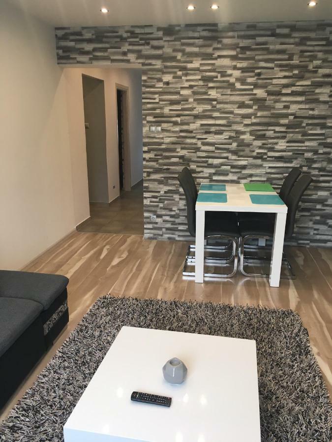 Igenyes Lakas Apartment แซแก็ด ภายนอก รูปภาพ